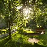 Village Resort 4*